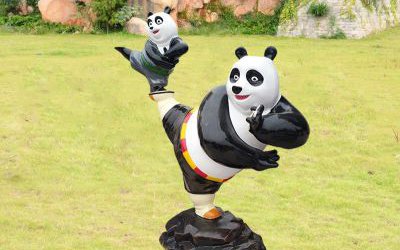 游樂(lè)園廣場(chǎng)擺放卡通熊貓玻璃鋼雕塑