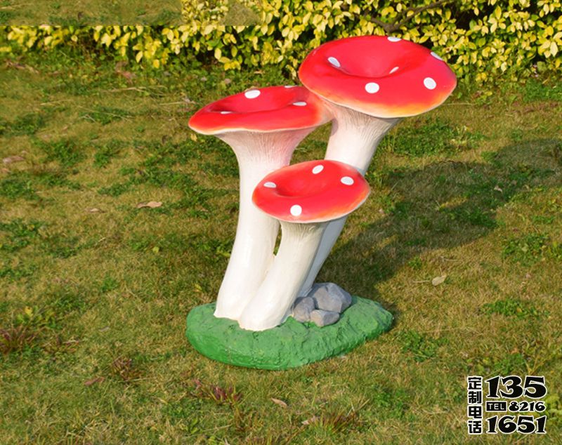 公園玻璃鋼仿真蘑菇雕塑 公園玻璃鋼仿真蘑菇雕塑