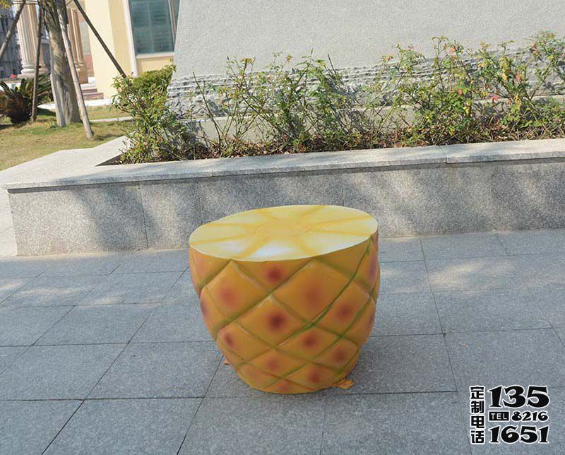 游樂(lè)園玻璃鋼仿真創(chuàng)意凳子雕塑 游樂(lè)園玻璃鋼仿真創(chuàng)意凳子雕塑