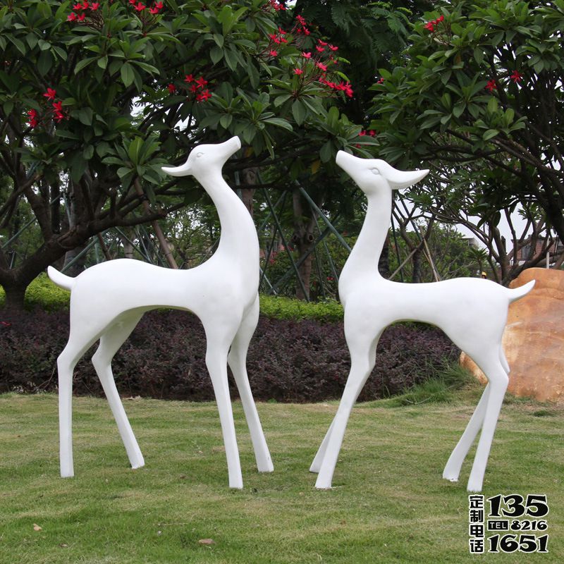 公園草坪玻璃鋼彩繪創(chuàng)意兩只抽象鹿雕塑 公園草坪玻璃鋼彩繪創(chuàng)意兩只抽象鹿雕塑