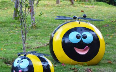 園林戶外卡通一大一小蜜蜂擺件玻璃鋼雕塑