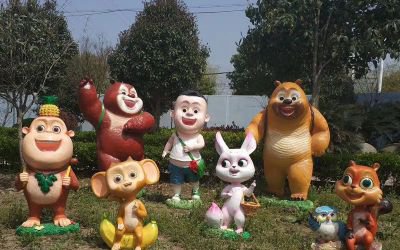 公園廣場(chǎng)草坪擺放熊出沒(méi)之熊熊樂(lè)園卡通人物玻璃鋼雕塑