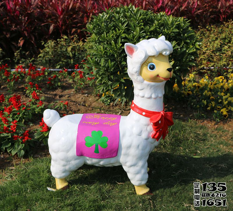 商場(chǎng)美陳裝飾品玻璃鋼卡通羊駝雕塑 商場(chǎng)美陳裝飾品玻璃鋼卡通羊駝雕塑