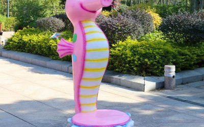 創(chuàng)意商場美陳擺件玻璃鋼卡通海馬雕塑